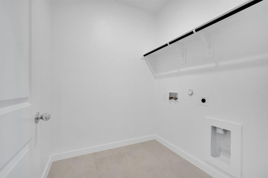 Spacious, unfurnished interior of a new home in The Preserve, Sherman (Image 18).