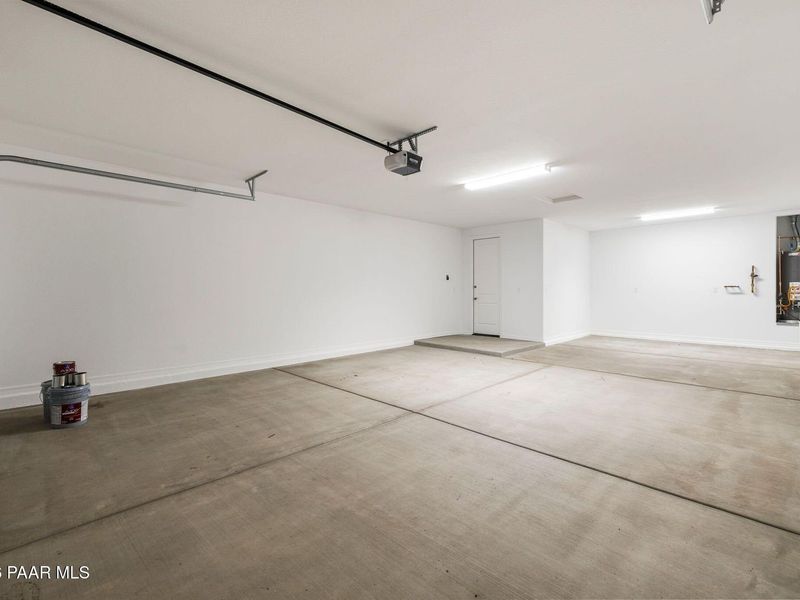 Spacious, unfurnished interior of a new home in Westwood, Prescott (Image 26).