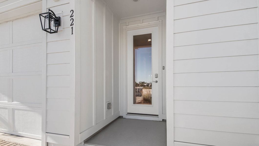Representative exterior details of a home built from the Ashton by D.R. Horton in Parkside, Santa Rosa Beach (Image 3).
