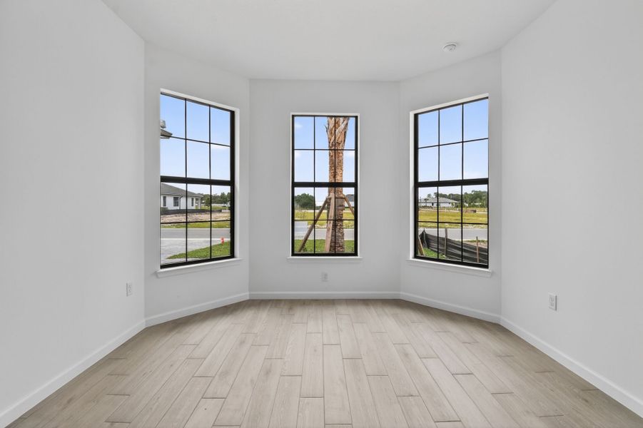 Spacious, unfurnished interior of a new home in Hendrix Reserve, Lake Worth (Image 39).