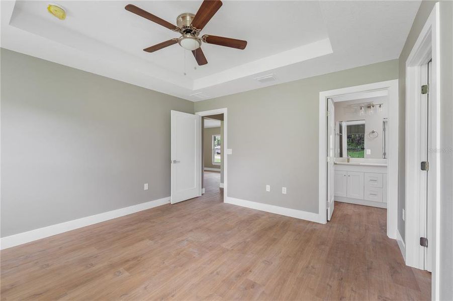 Spacious, unfurnished interior of a new home in , Citrus Springs (Image 27).