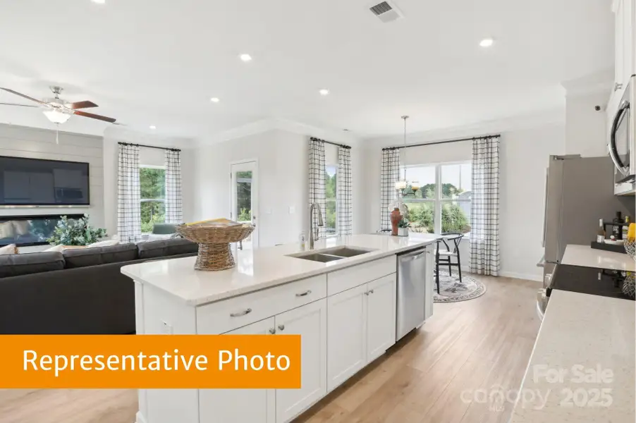 Image 11 of a home in Country Club Village.