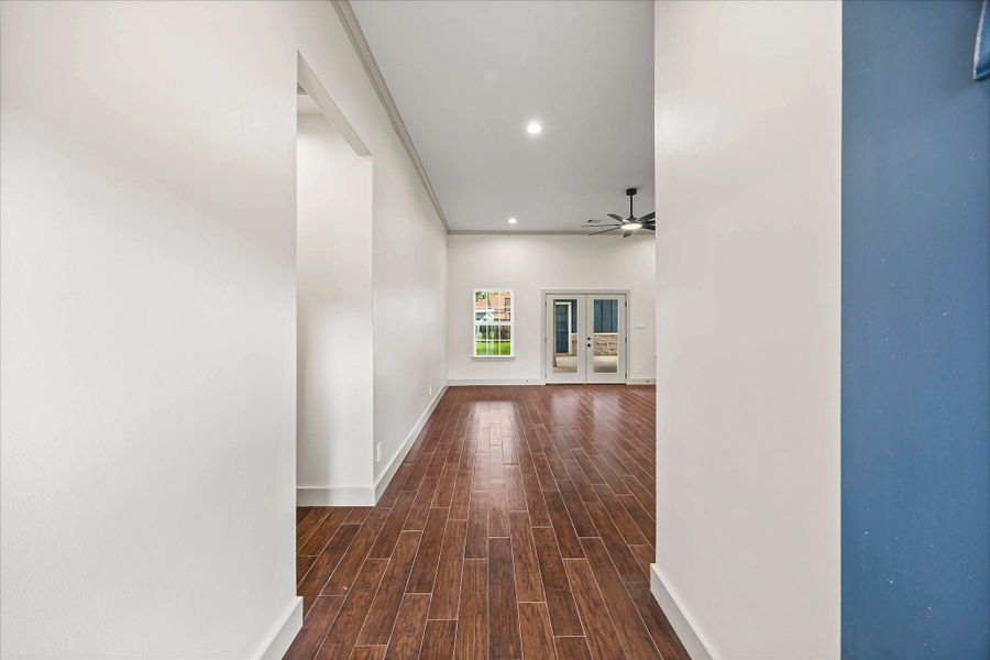 Spacious, unfurnished interior of a new home in , Baytown (Image 32).