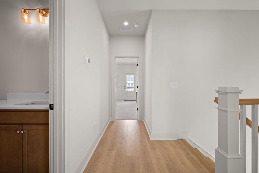 Spacious, unfurnished interior of a new home in , Summerville (Image 22).