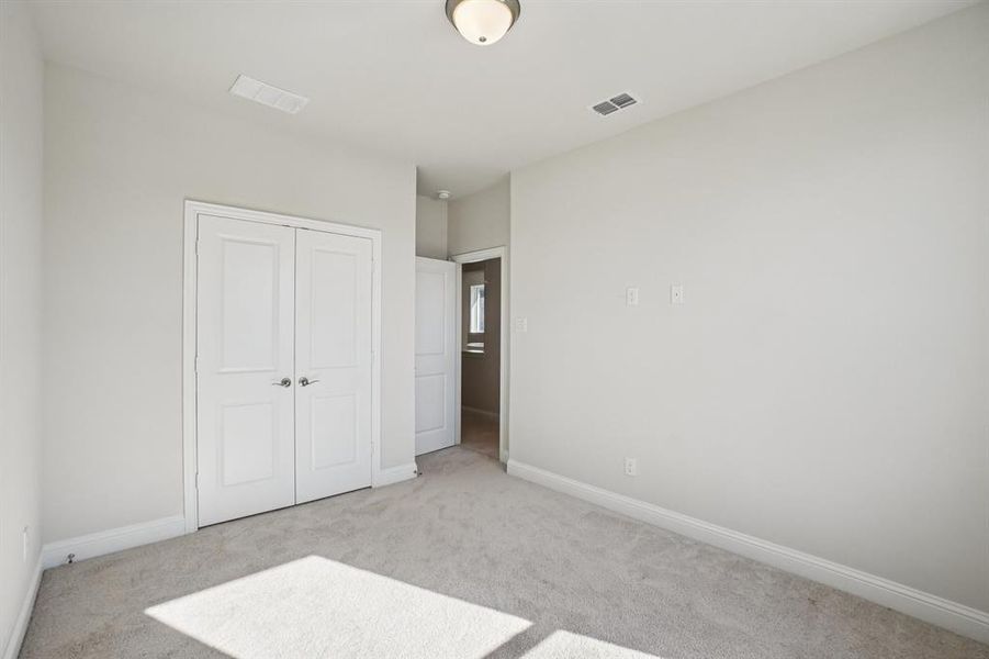 Spacious, unfurnished interior of a new home in Symmetry 37s, Frisco (Image 19).