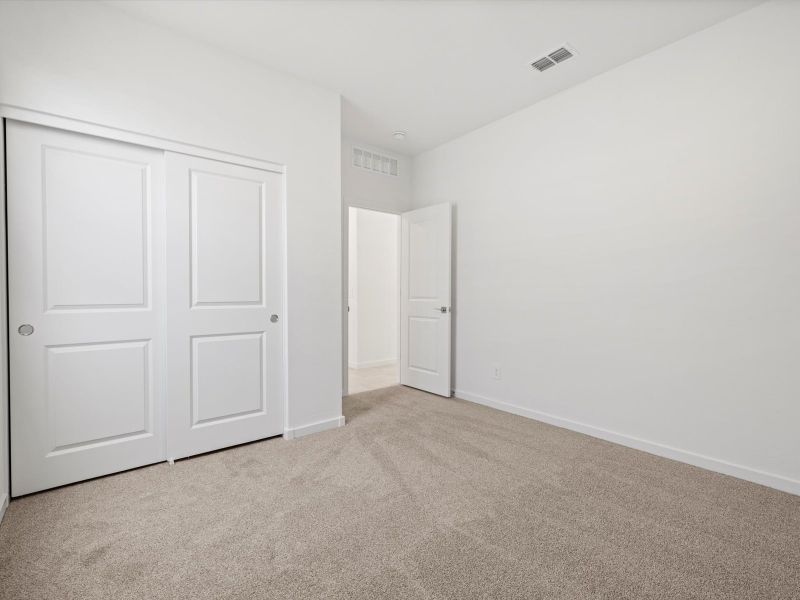 Spacious, unfurnished interior of a new home in Mountain View Estates Reserve Series, Buckeye (Image 20).