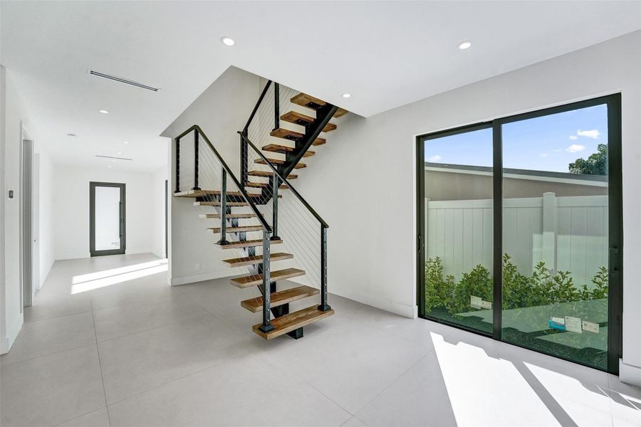 Spacious, unfurnished interior of a new home in , Fort Lauderdale (Image 24). Spacious, unfurnished interior of a new home in , Fort Lauderdale (Image 24).