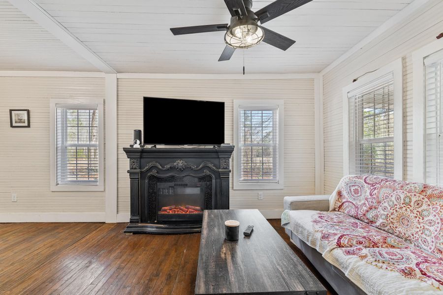 Furnished interior view inside a new home in , Cottageville (Image 39).