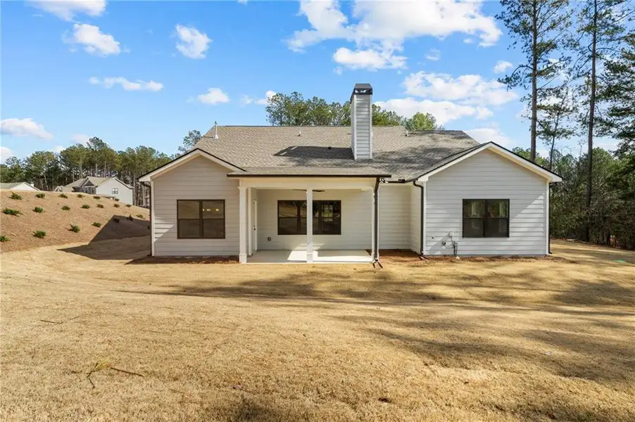 Exterior details and patio area of a home in Red Oak Ridge, Loganville (Image 3).
