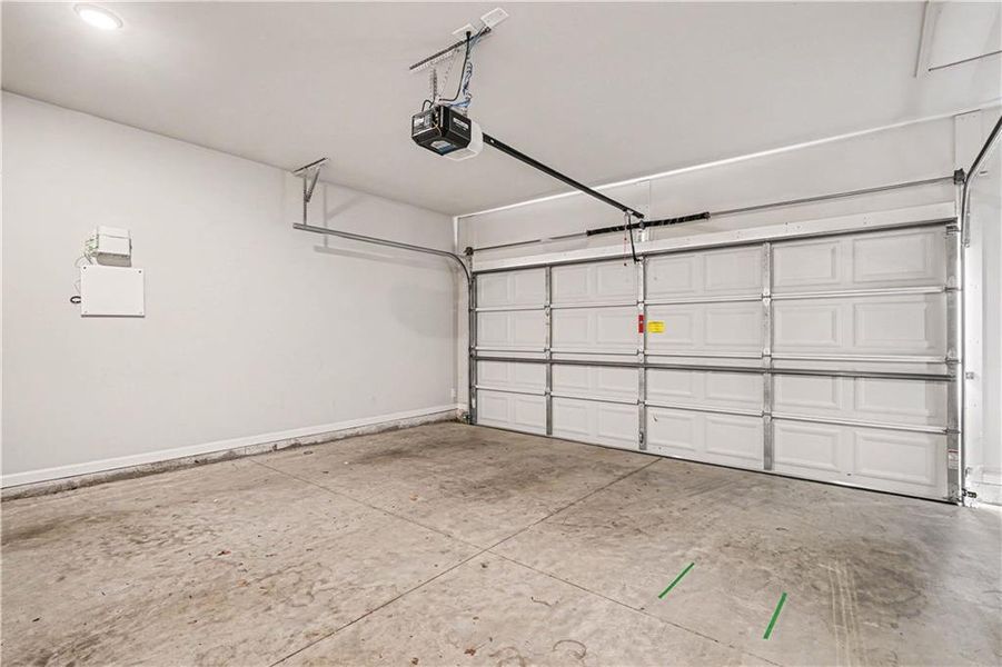 Spacious, unfurnished interior of a new home in , Atlanta (Image 17).