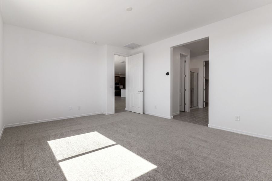 Spacious, unfurnished interior of a new home in Las Ventanas, Goodyear (Image 14).