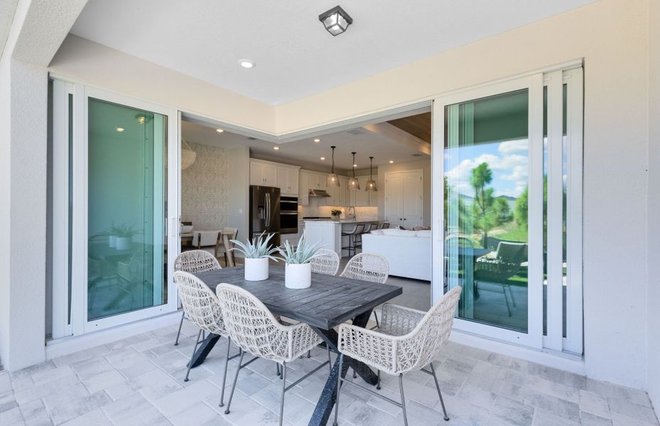 Representative exterior details of a home built from the Concord by Pulte Homes in Avera, Orlando (Image 22).