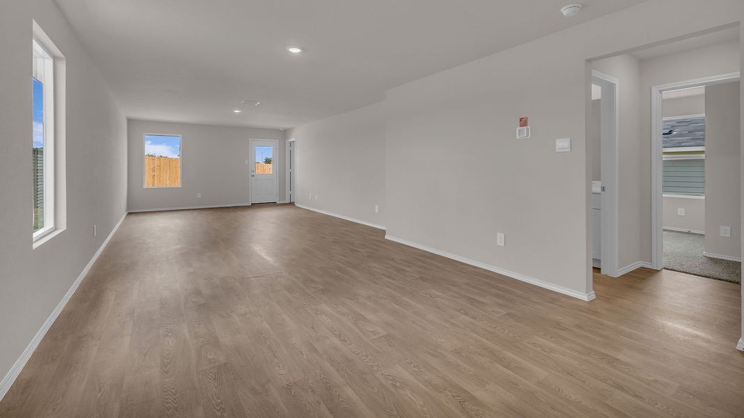Spacious, unfurnished interior of a new home in Sunset Oaks, Maxwell (Image 11).