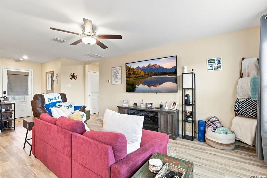 Furnished interior view inside a new home in Rosewood Estates, Lytle (Image 7).