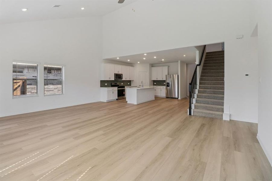 Spacious, unfurnished interior of a new home in Southridge - Signature Series, Princeton (Image 28). Spacious, unfurnished interior of a new home in Southridge - Signature Series, Princeton (Image 28).