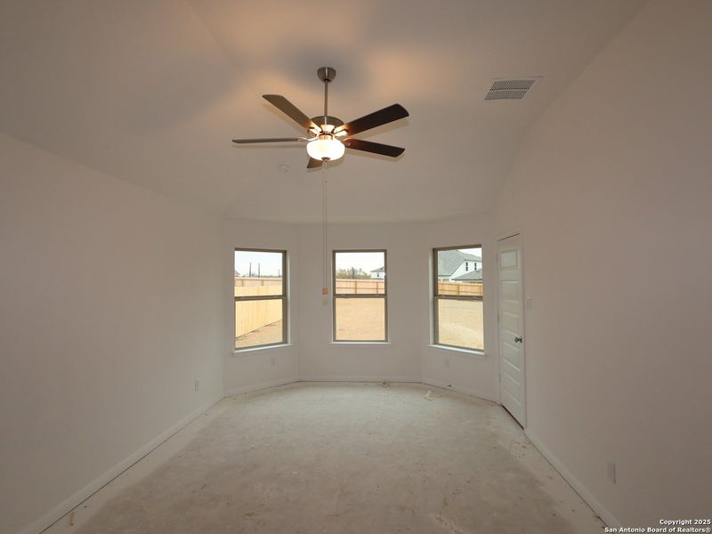 Image 32 of a home in Greenspoint Heights.