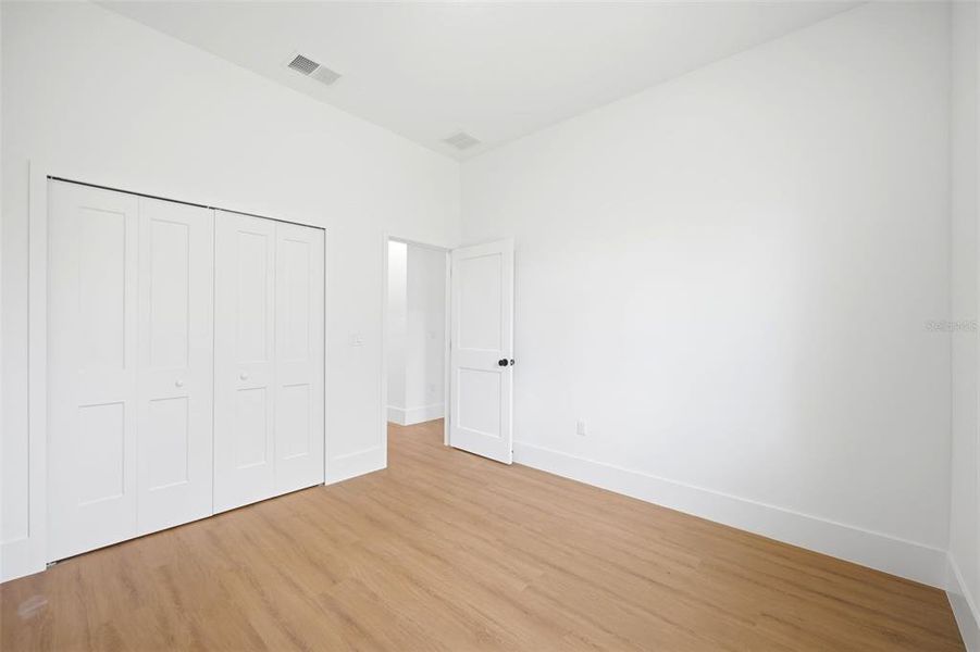 Spacious, unfurnished interior of a new home in , Ocala (Image 22).