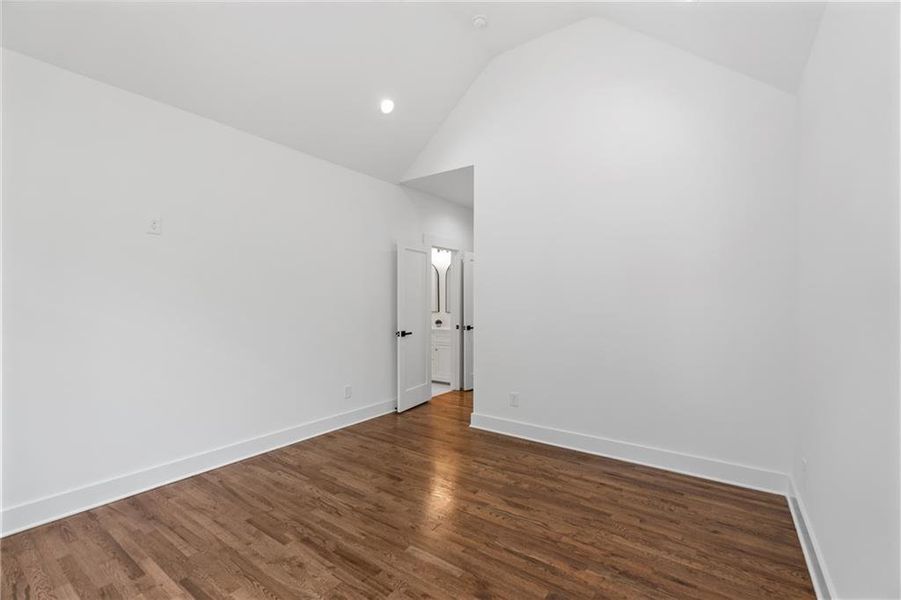 Spacious, unfurnished interior of a new home in , Atlanta (Image 26).