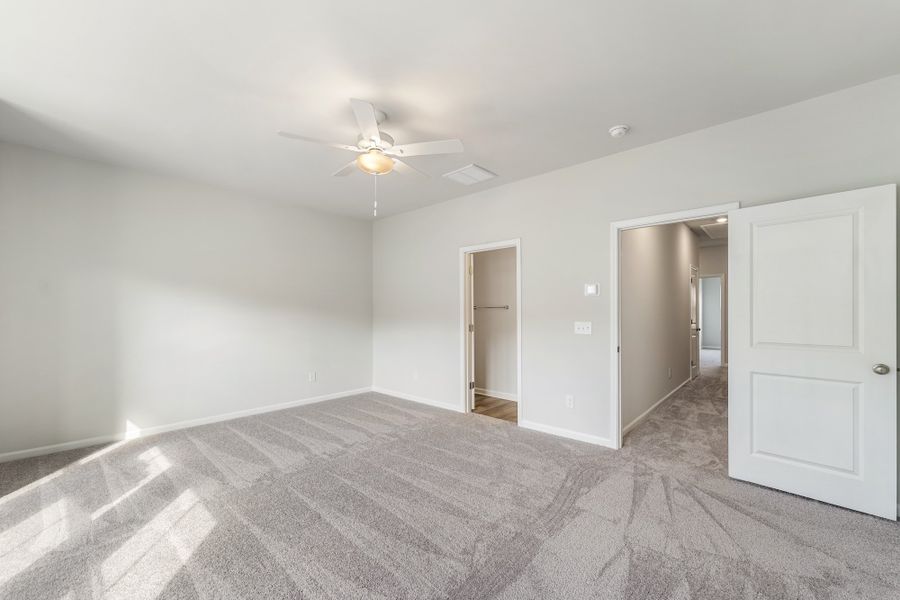 Spacious, unfurnished interior of a new home in Edwards Station, Taylors (Image 15).