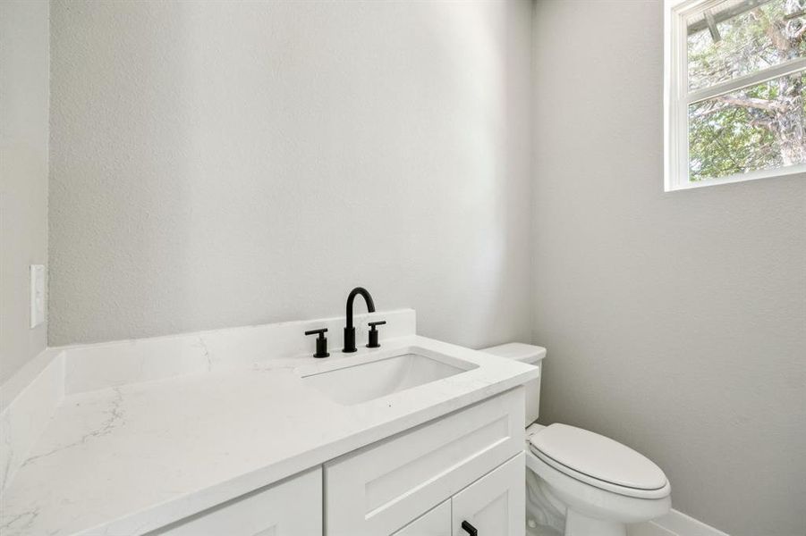 Furnished interior view inside a new home in , Glenn Heights (Image 13).