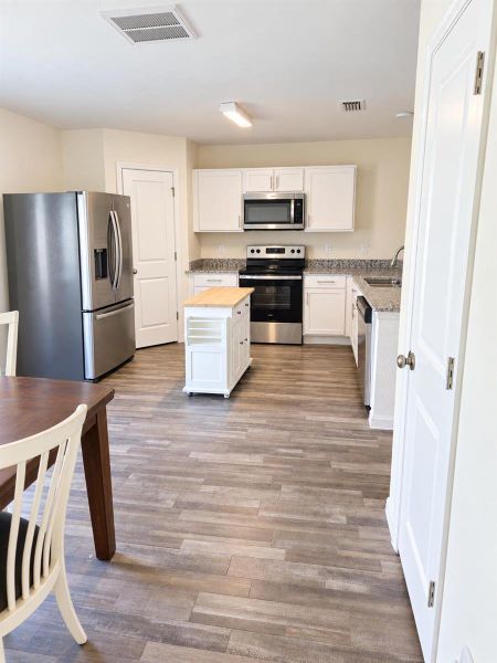down stair kitchen 1