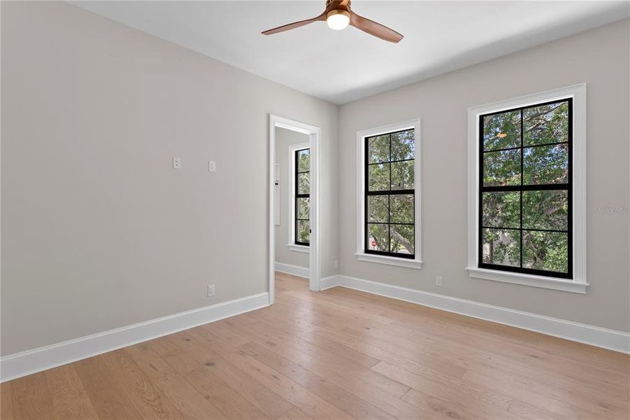 Spacious, unfurnished interior of a new home in , Tampa (Image 19).