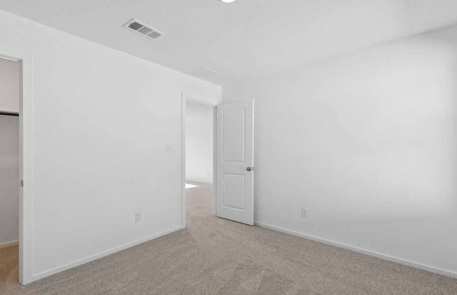 Spacious, unfurnished interior of a new home in Montgomery Bend, Montgomery (Image 28).
