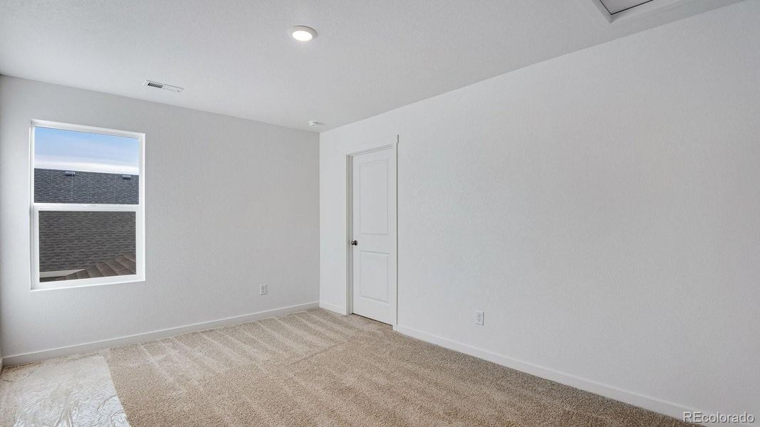 Spacious, unfurnished interior of a new home in Spring Valley Ranch, Elizabeth (Image 31).