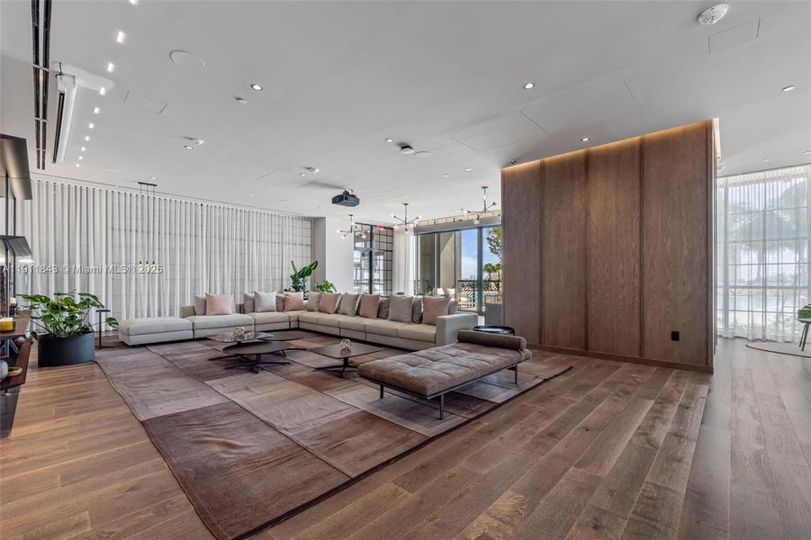 Community amenities in , Miami (Image 25).