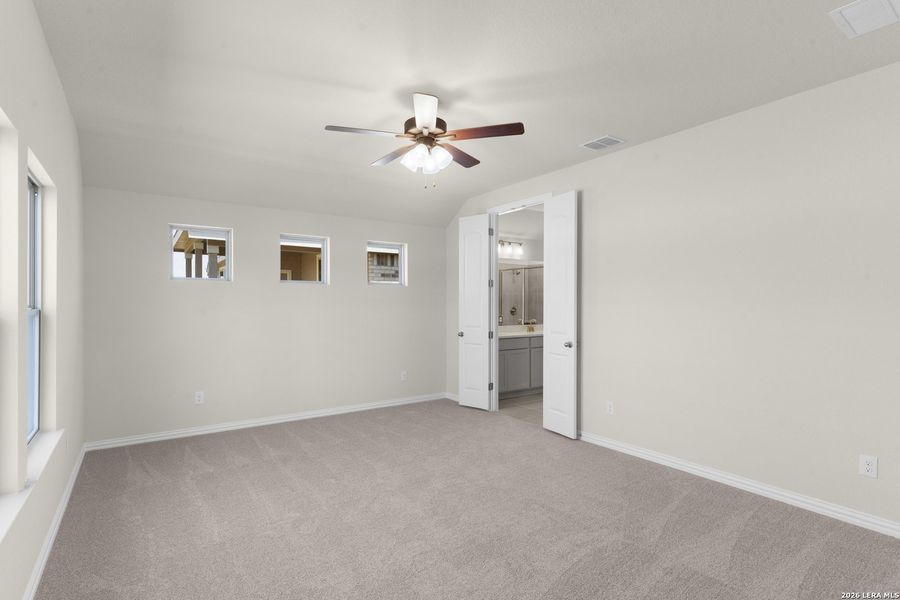 Spacious, unfurnished interior of a new home in Clear Creek, New Braunfels (Image 16).
