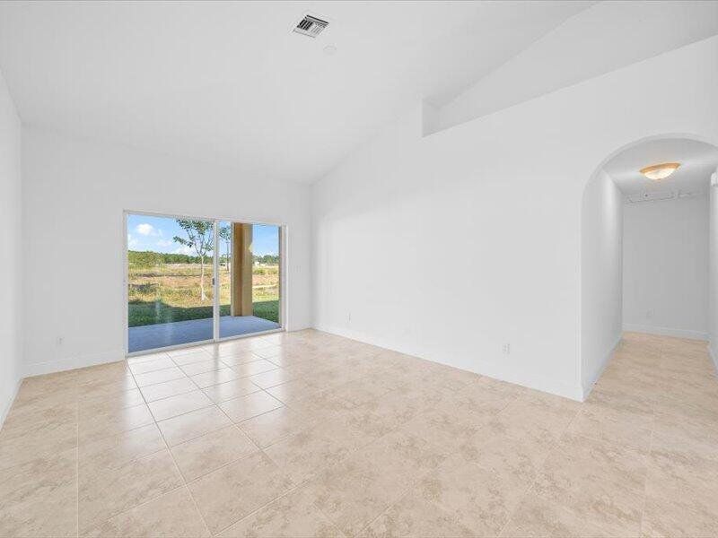 Spacious, unfurnished interior of a new home in , Fort Pierce (Image 22).