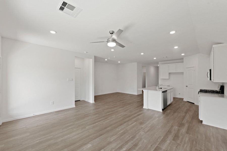 Spacious, unfurnished interior of a new home in Cypress Green, Hockley (Image 9).