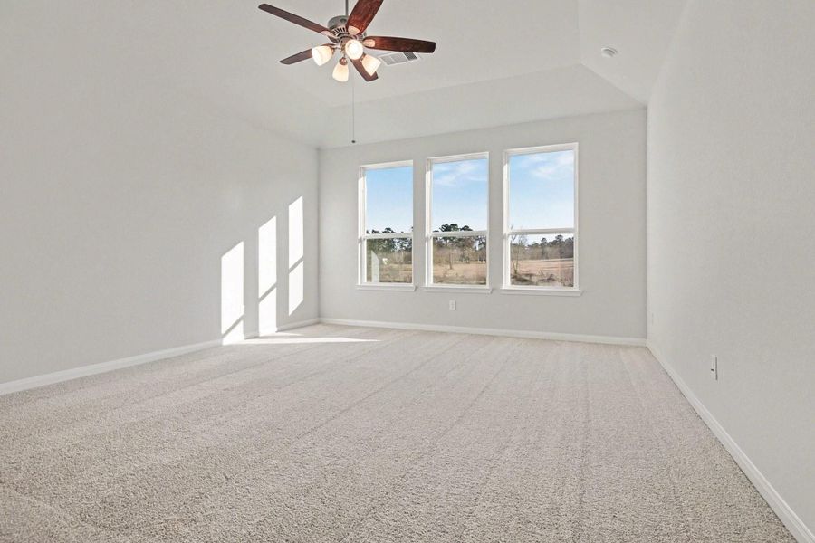 Spacious, unfurnished interior of a new home in Rose Hill Estates, Willis (Image 15).
