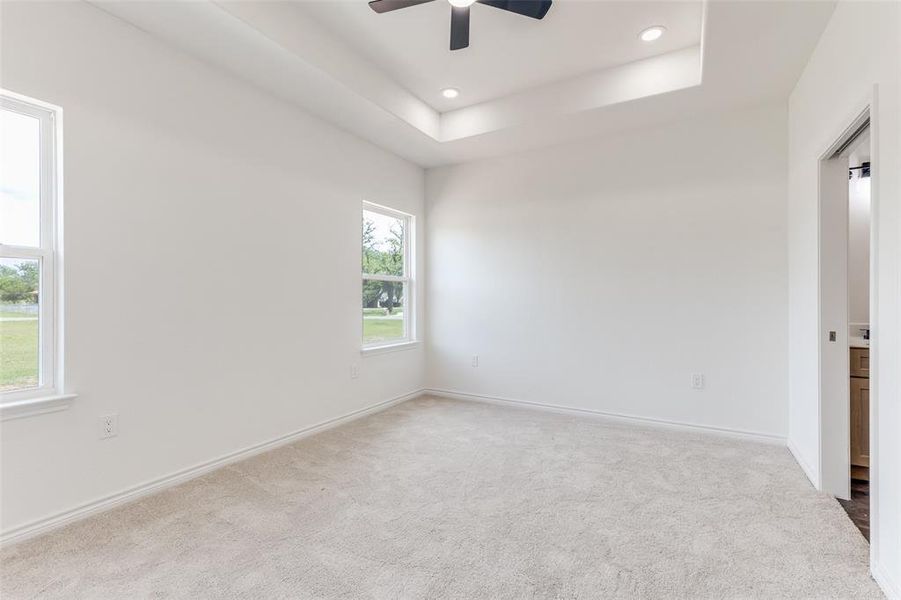 Spacious, unfurnished interior of a new home in , Granbury (Image 24).