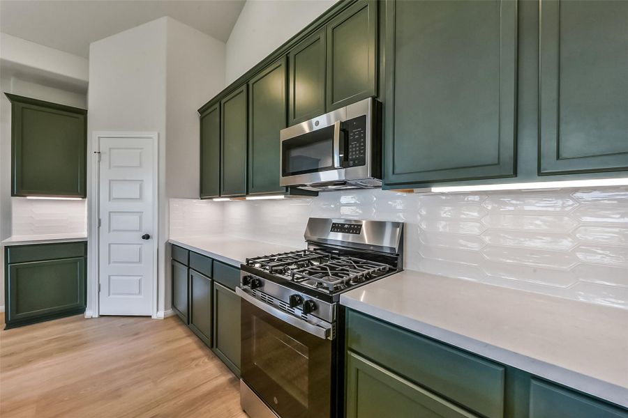 Furnished interior view inside a new home in River Ranch Meadows, Dayton (Image 10).