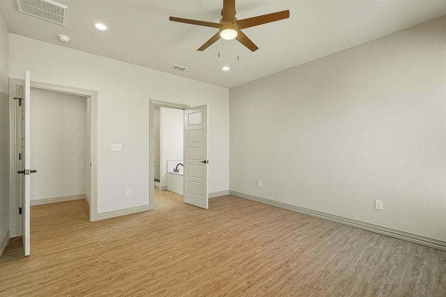 Spacious, unfurnished interior of a new home in , Hawley (Image 17).