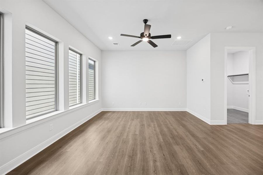 Spacious, unfurnished interior of a new home in The Retreat at Harvest, Argyle (Image 20). Spacious, unfurnished interior of a new home in The Retreat at Harvest, Argyle (Image 20).