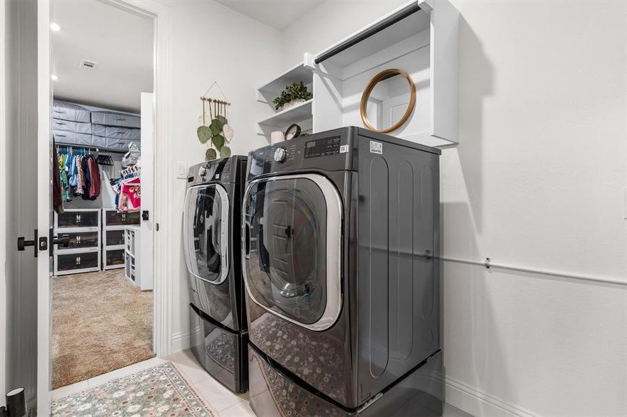 Furnished interior view inside a new home in , Northlake (Image 29).