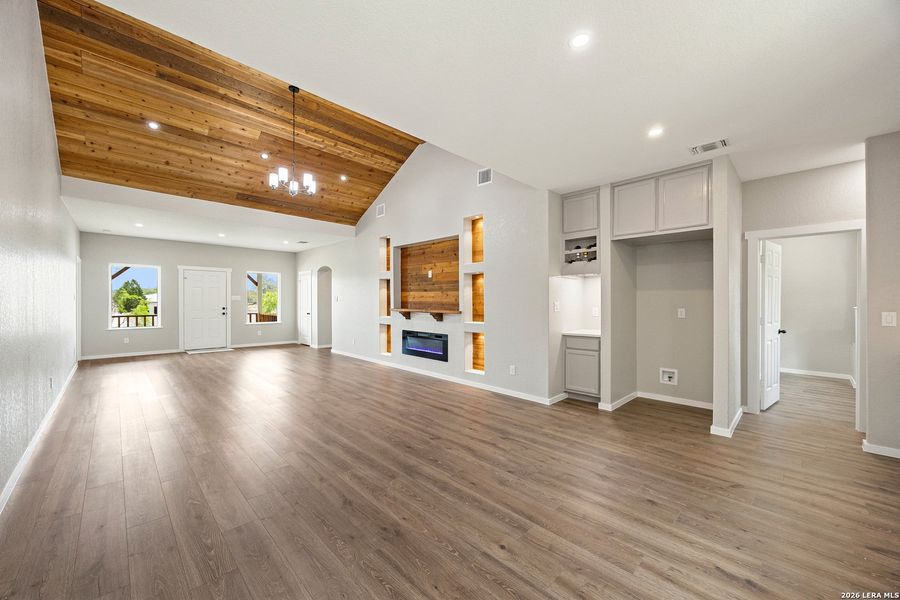 Spacious, unfurnished interior of a new home in , Somerset (Image 31).