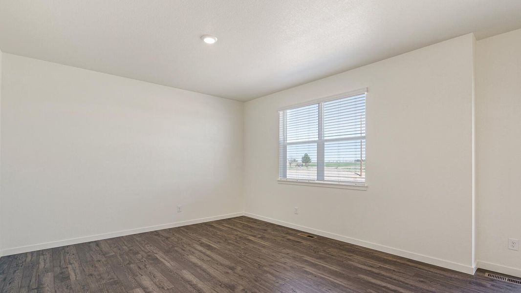 Spacious, unfurnished interior of a new home in Silver Peaks, Lochbuie (Image 17).