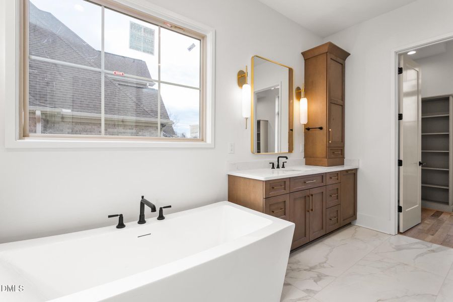 1150 Lochshire Drive-28