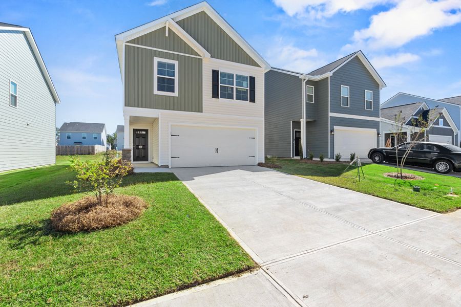 Exterior details and patio area of a home in Rivers Crossing, Aiken (Image 3). Exterior details and patio area of a home in Rivers Crossing, Aiken (Image 3).