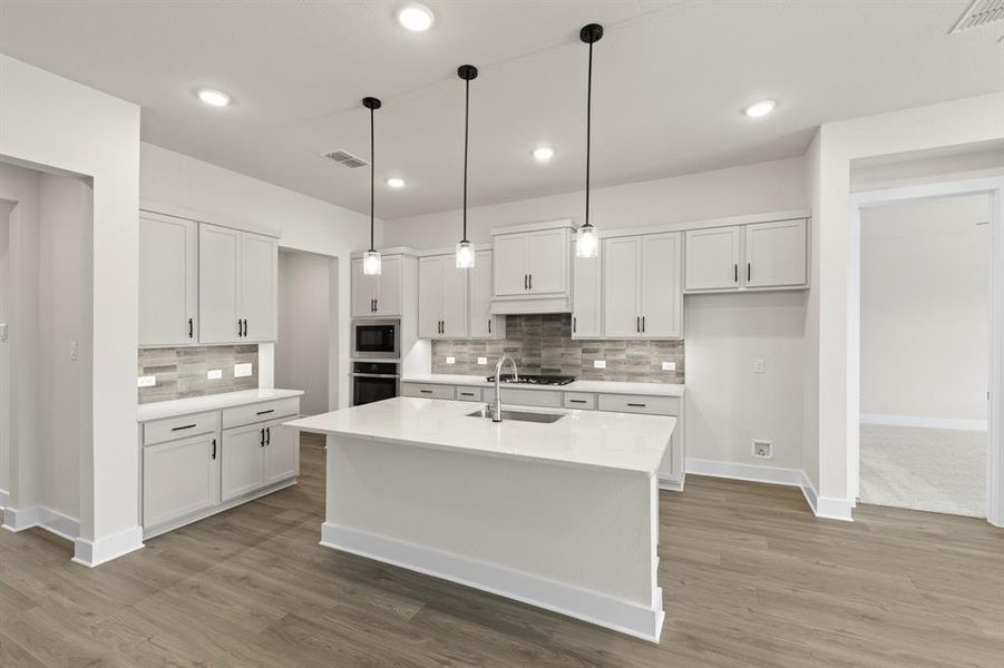 08. 7204 Indian Paintbrush - Kitchen (2)