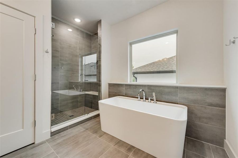 Furnished interior view inside a new home in , Lake Dallas (Image 7). Furnished interior view inside a new home in , Lake Dallas (Image 7).