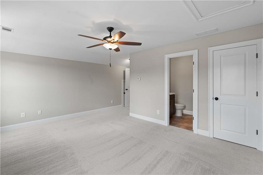 Spacious, unfurnished interior of a new home in Bellwyn, Johns Creek (Image 46).