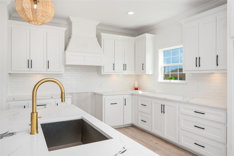 Furnished interior view inside a new home in , Bolivar Peninsula (Image 16).