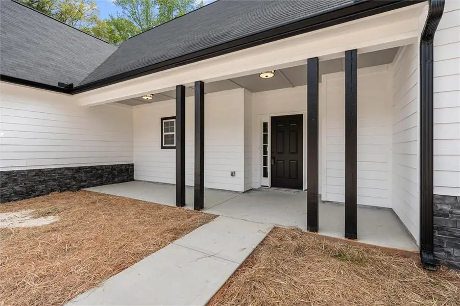 Exterior details and patio area of a home in , Villa Rica (Image 31).