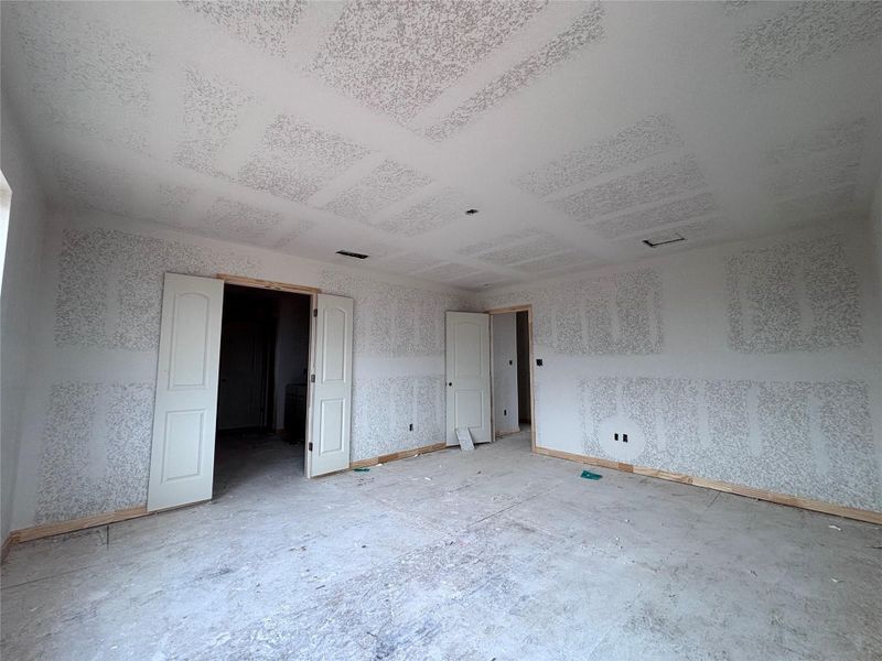 Spacious, unfurnished interior of a new home in The Colony 45s, Bastrop (Image 14).