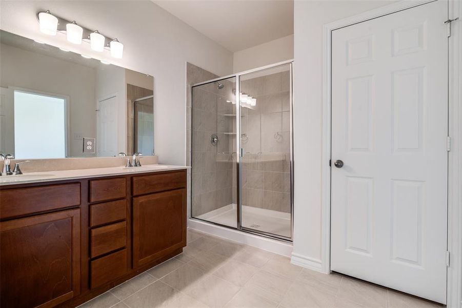 Furnished interior view inside a new home in Heartland Signature, Crandall (Image 6). Furnished interior view inside a new home in Heartland Signature, Crandall (Image 6).