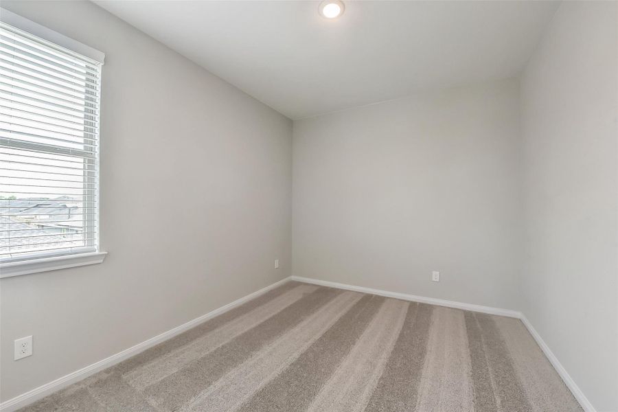 Image 12 of a home in Anderson Lakes.